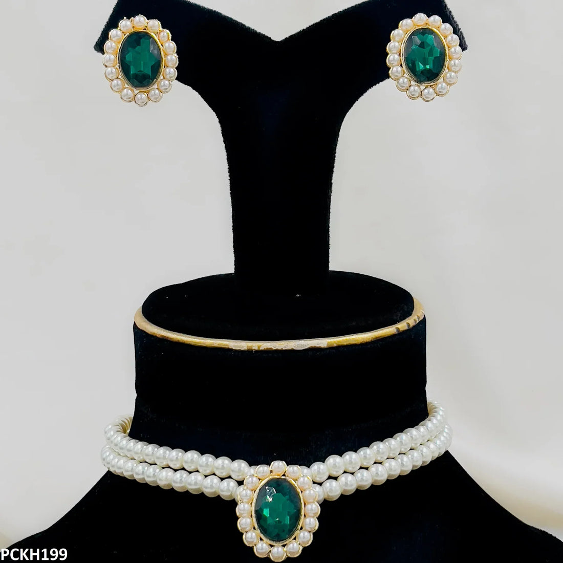 Pearl Oval Choker Set